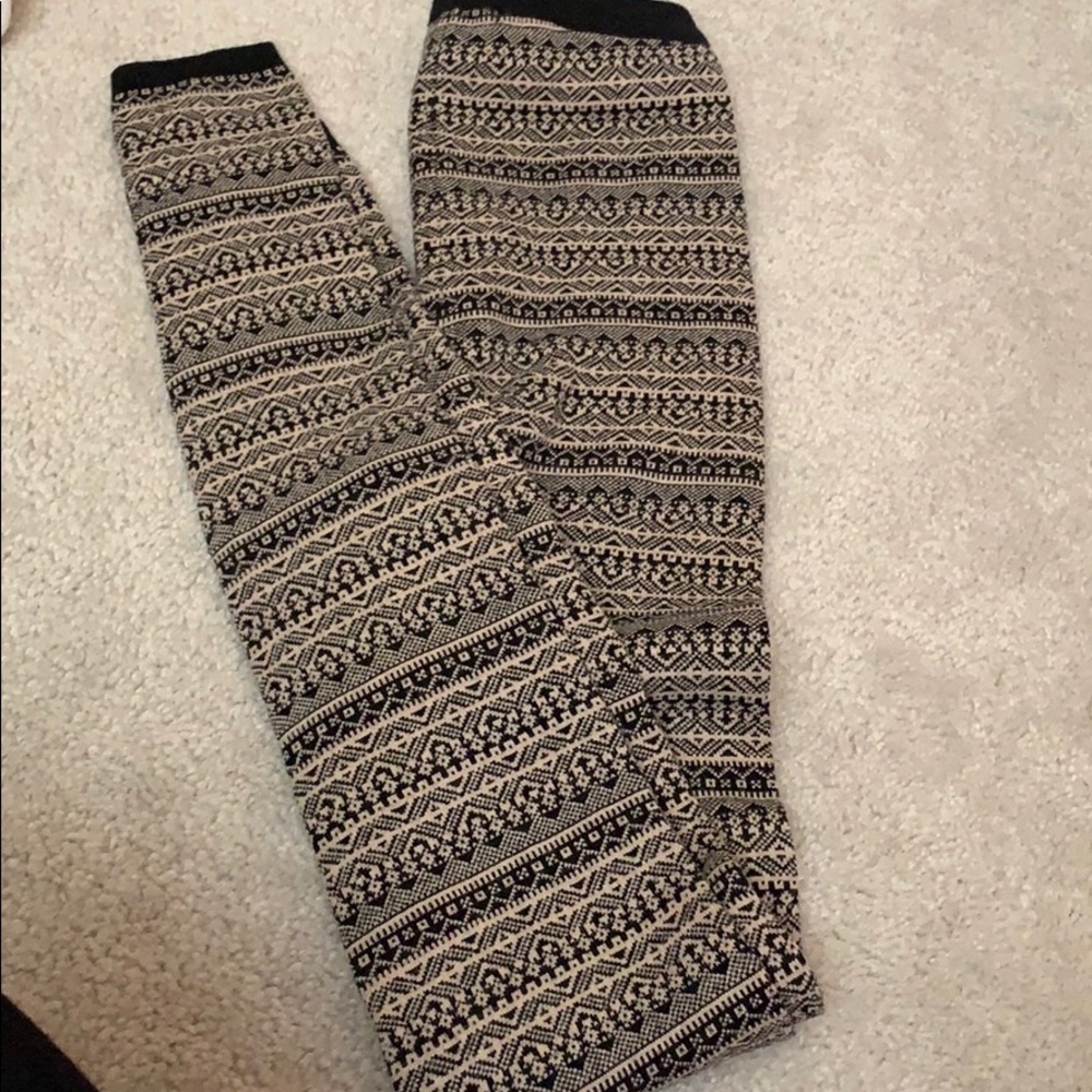 ⚡️ 3 for 30 ⚡️ Forever 21 Thermal Pattern Leggings